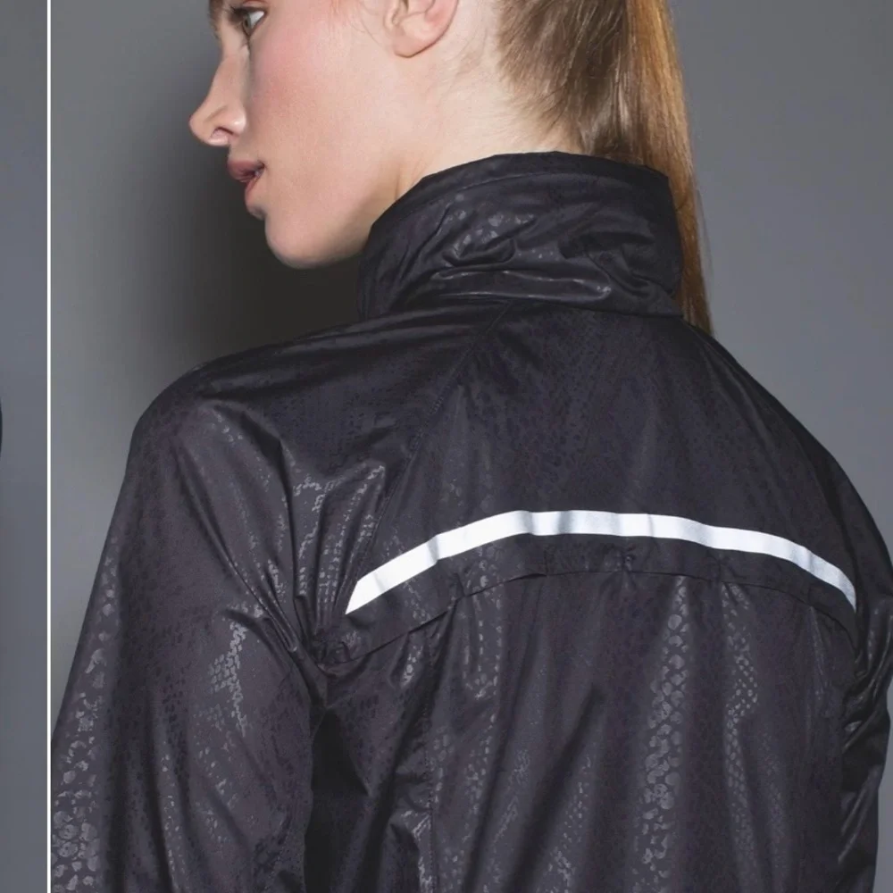 Lululemon Miss Misty women's Desert Snake Embossed Jacket size 4 relaxed fit